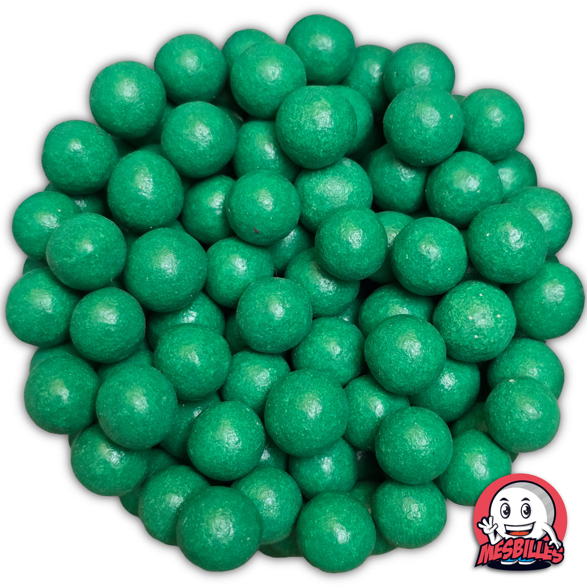 Mini-bille en terre verte de 10 mm posée parmi un assortiment multicolore de billes en terre cuite traditionnelles