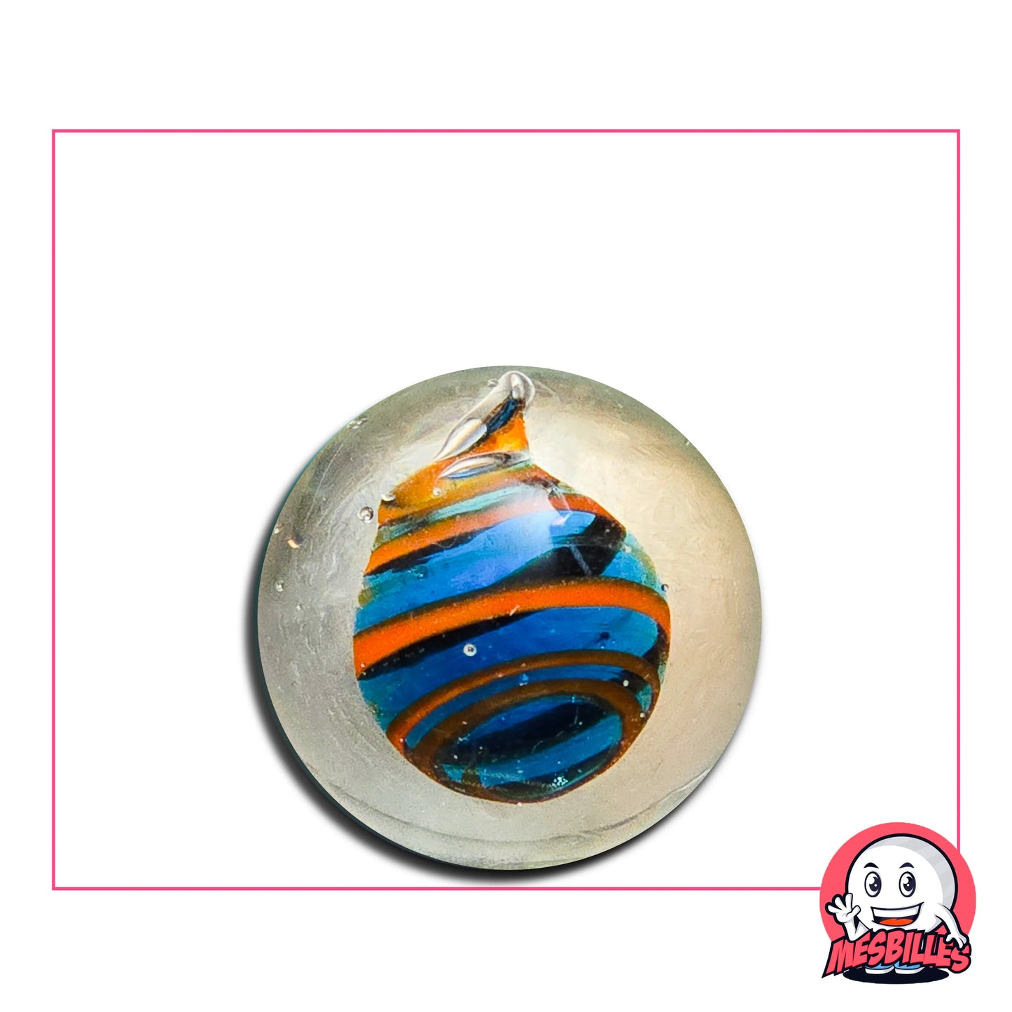 Avec ses courbes bleues qui ondulent comme une vague au coucher du soleil, cette bille&nbsp; apporte une touche de sérénité et de mouvement à chaque regard.