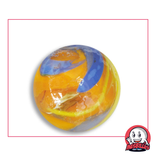 Grande bille Speedy Orange 35 mm Collector en verre orange chaud bordé de jaune pâle, à arcs bleus et fil jaune vif, vue de dessus, 35 mm de diamètre